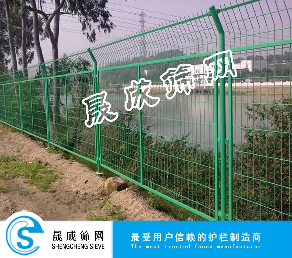 公路护栏网